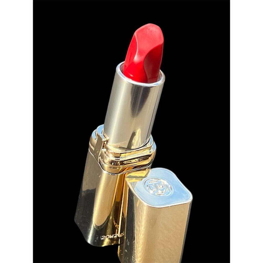 L'Oreal Paris Colour Riche Lipstick Successful Red 187 Satin Finish - Picture 12 of 15